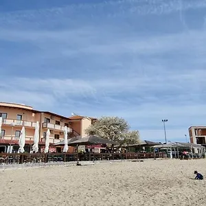  Apartment Sand Beach Idila