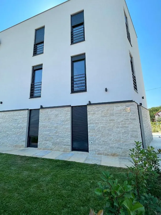 Apartament J&N Hill'S Residence With Swimming Pool Medulin